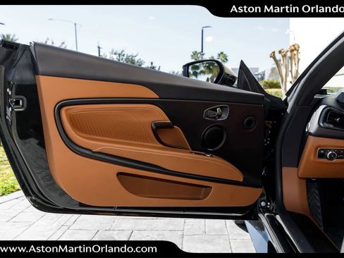 Used 2023 Aston Martin DBS Coupe image 59