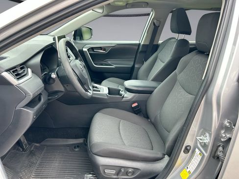 Used 2023 Toyota RAV4 XLE w/ Convenience Package FWD image 11