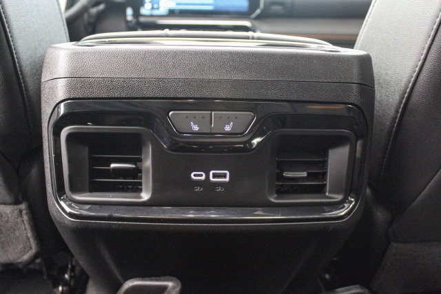 Used 2024 GMC Sierra 2500 AT4 w/ AT4 Preferred Package AWD/4WD image 26