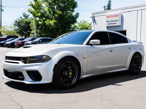 Used 2020 Dodge Charger Scat Pack RWD image 3