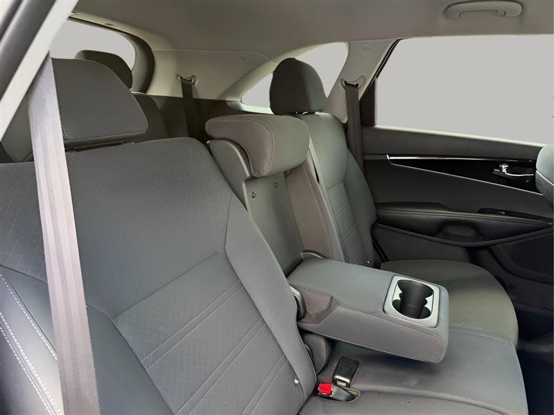 Used 2020 Kia Sorento FWD V6 image 37