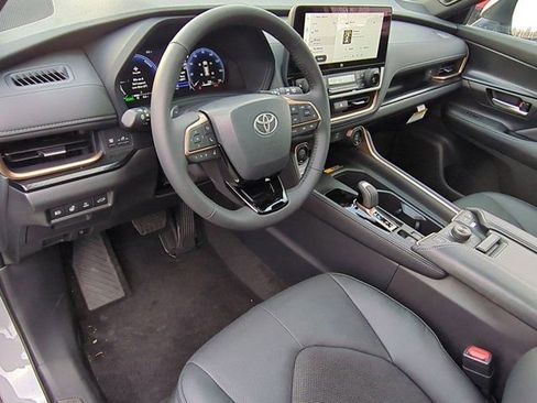 Certified 2025 Toyota Grand Highlander AWD Hybrid image 9