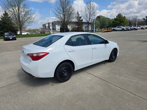 Used 2018 Toyota Corolla LE image 7