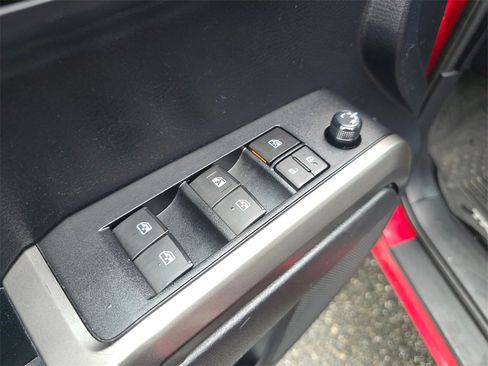 Used 2019 Toyota Tacoma SR5 image 17