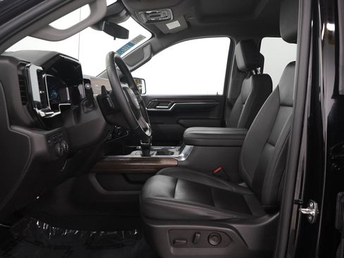 Used 2023 Chevrolet Silverado 1500 LT Trail Boss w/ LT Trail Boss Premium Package AWD/4WD image 23