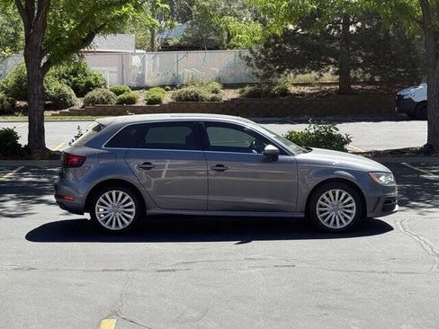 Used 2016 Audi A3 e-tron Premium Plus w/ Premium Plus Package FWD image 3