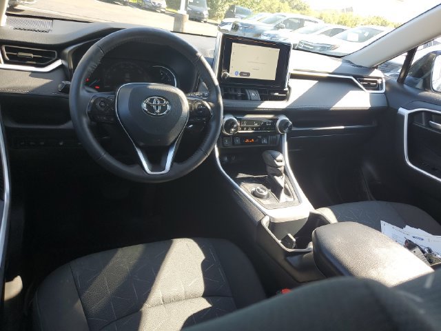 Used 2025 Toyota RAV4 XLE w/ Convenience Package AWD/4WD image 11