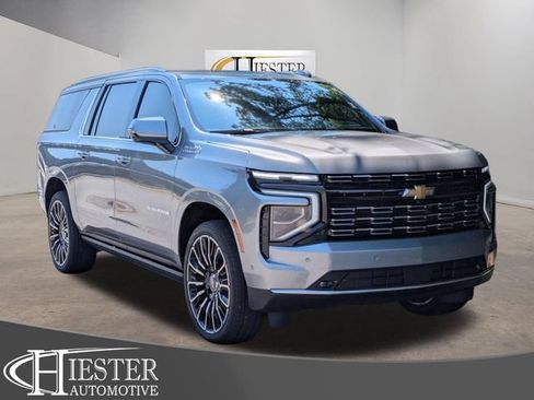 New 2026 Chevrolet Suburban High Country AWD/4WD image 1