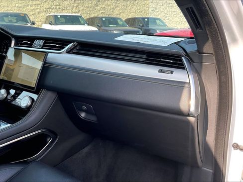 Used 2024 Jaguar F-PACE R-Dynamic S AWD/4WD image 17