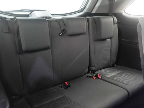 Used 2019 Toyota Highlander LE image 13