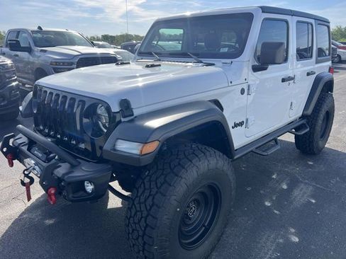 Used 2020 Jeep Wrangler Unlimited Sport image 2