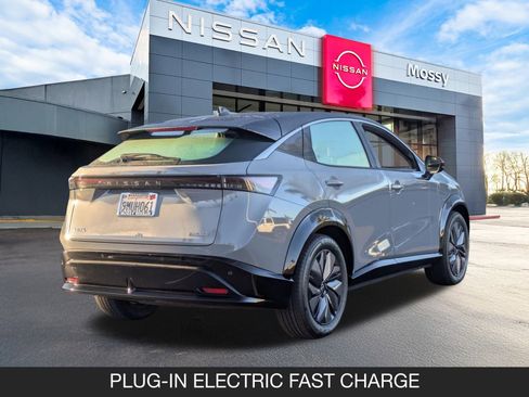 Used 2024 Nissan Ariya FWD image 8