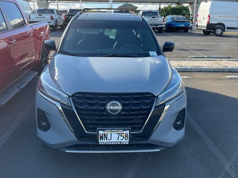 Used 2022 Nissan Kicks SR w/ Interior Electronics Package FWD image 1