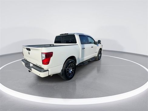 Used 2021 Nissan Titan SV w/ SV Convenience Package image 8