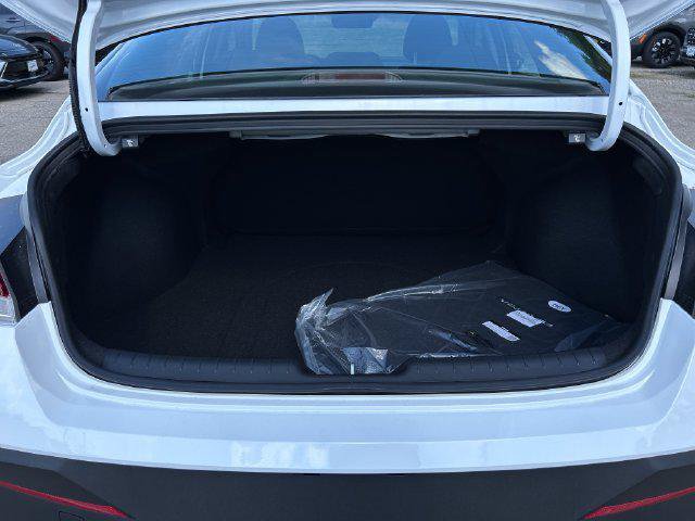 New 2026 Hyundai Elantra Hybrid FWD image 24
