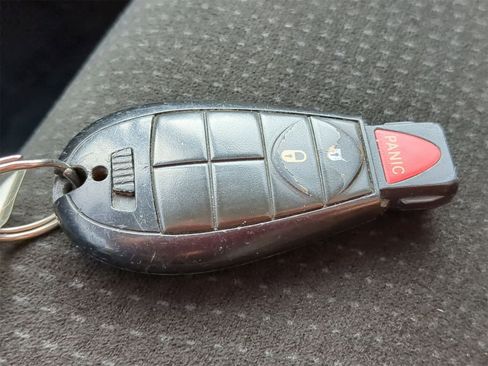 Used 2018 Dodge Grand Caravan SE image 40