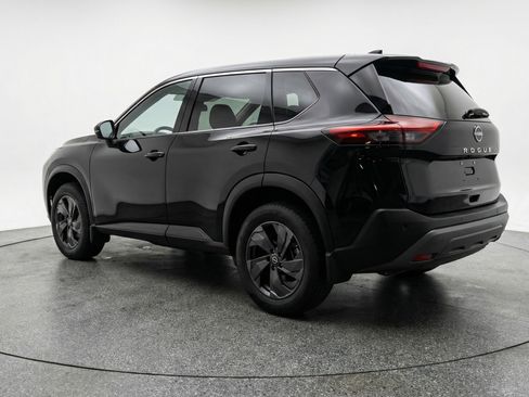 Used 2025 Nissan Rogue SV image 6