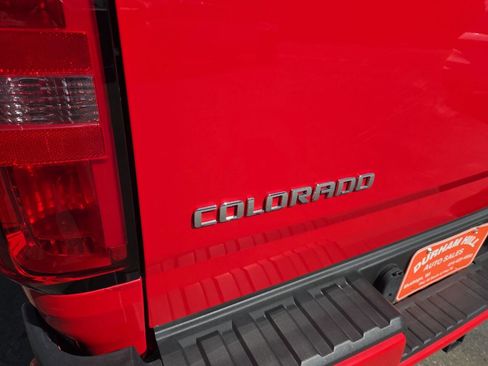 Used 2016 Chevrolet Colorado Z71 AWD/4WD image 16