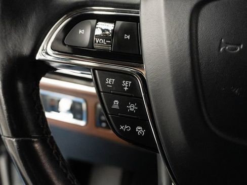 Used 2022 Lincoln Navigator Reserve AWD/4WD image 10