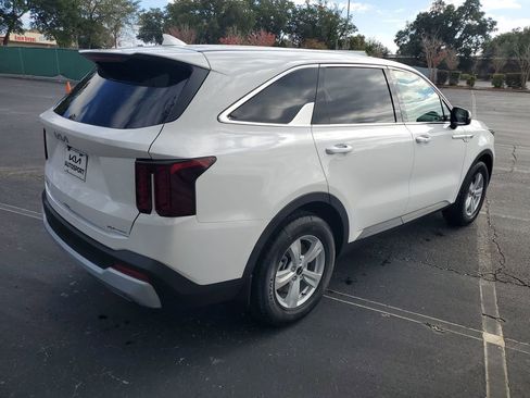 New 2026 Kia Sorento LX image 4