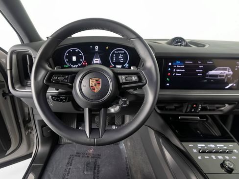 Certified 2026 Porsche Cayenne E-Hybrid AWD/4WD image 18