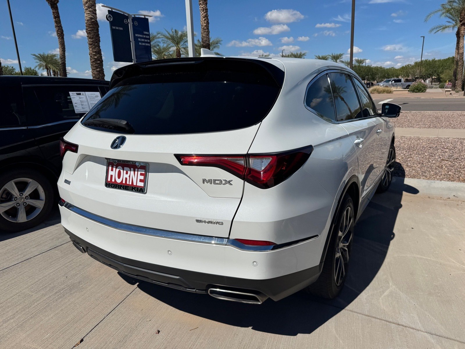 Used 2022 Acura MDX w/ Technology Package AWD/4WD image 4