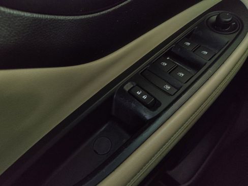 Used 2018 Buick Encore Essence w/ Experience Buick Package image 27