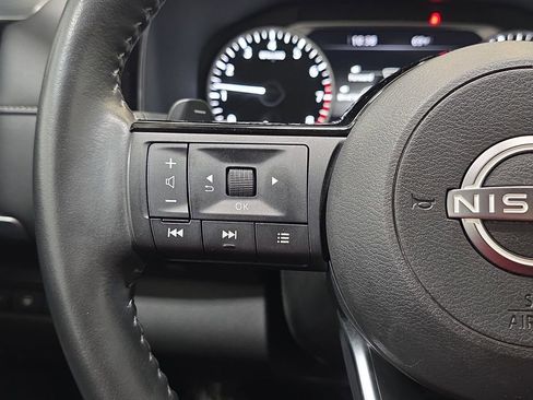 Used 2023 Nissan Pathfinder SL w/ Black Appearance Package AWD/4WD image 16