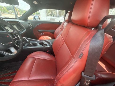 Used 2018 Dodge Challenger R/T Plus RWD image 33