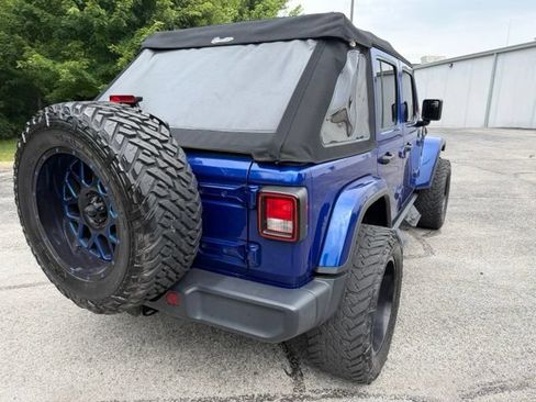 Used 2020 Jeep Wrangler Unlimited Sahara w/ Uconnect 4C Nav & Sound Group AWD/4WD image 3