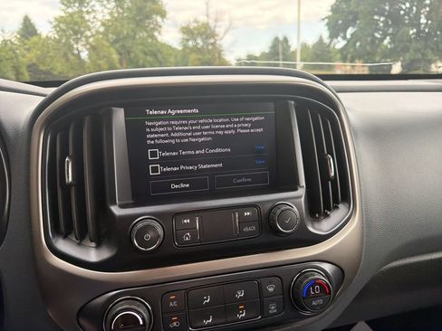 Used 2022 Chevrolet Colorado Z71 AWD/4WD image 17