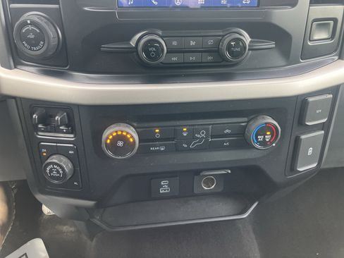 Used 2021 Ford F150 XLT w/ Trailer Tow Package image 27