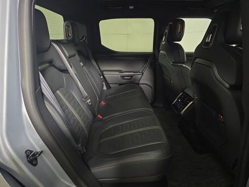 Used 2025 Rivian R1T Adventure image 22