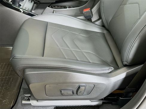 New 2026 BMW X2 xDrive28i w/ Technology Package image 19