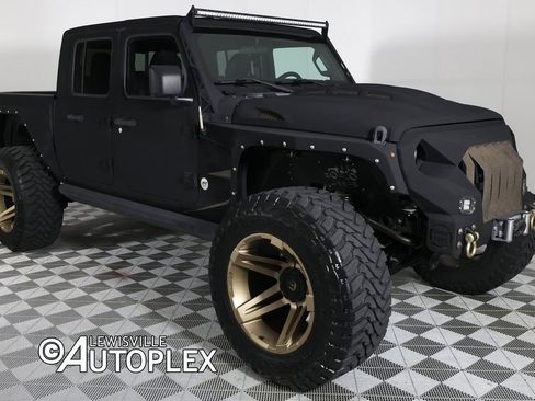 Used 2022 Jeep Gladiator Sport image 3