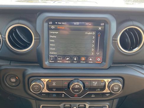 Used 2023 Jeep Wrangler Unlimited Rubicon 4xe AWD/4WD image 18