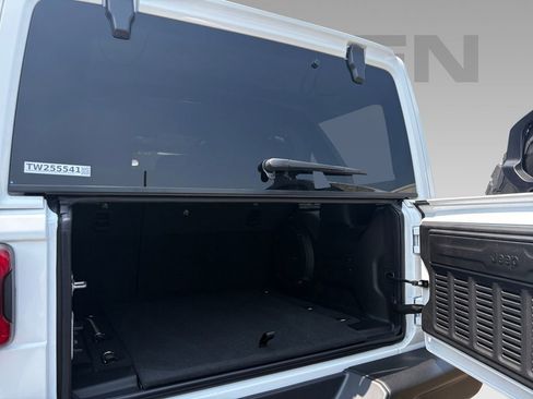 New 2026 Jeep Wrangler Unlimited Rubicon w/ Steel Bumper Group AWD/4WD image 18