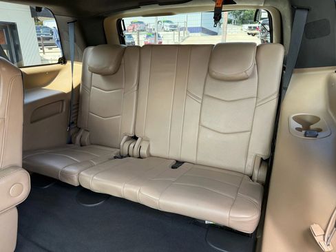 Used 2019 Cadillac Escalade Platinum image 42