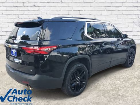 Used 2023 Chevrolet Traverse LT w/ Rear Camera Mirror Package FWD image 4