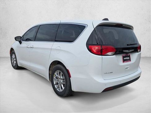 New 2026 Chrysler Voyager LX image 7