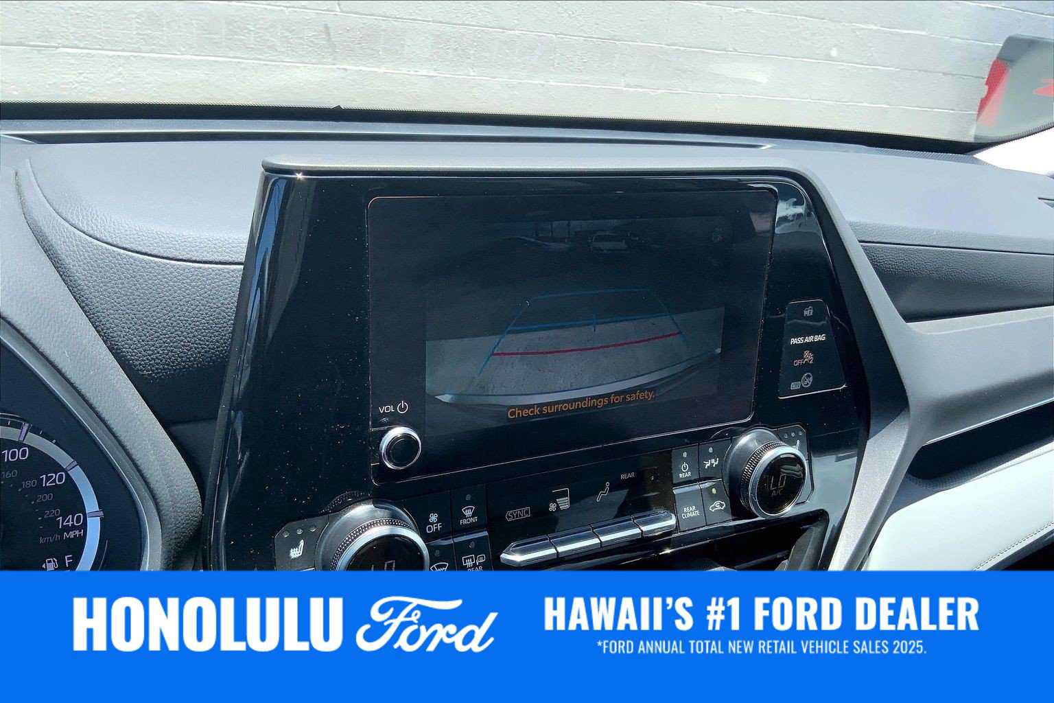 Used 2025 Toyota Highlander XLE AWD/4WD image 26