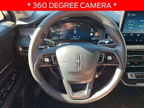 Used 2025 Lincoln Corsair AWD w/ Equipment Group 101A image 18
