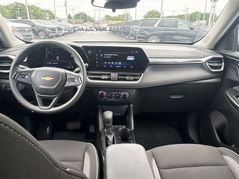 Certified 2024 Chevrolet TrailBlazer LS w/ LS Convenience Package FWD image 19