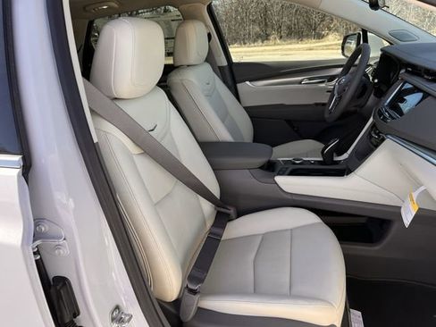 New 2026 Cadillac XT5 Luxury FWD image 12