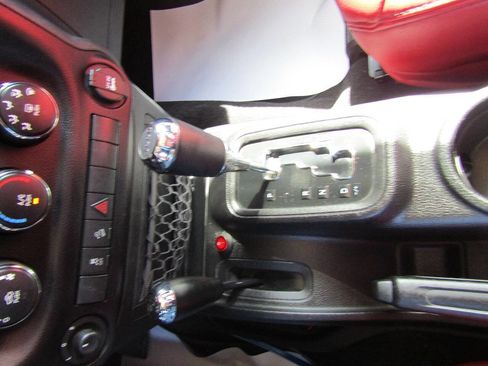 Used 2016 Jeep Wrangler Sport image 14