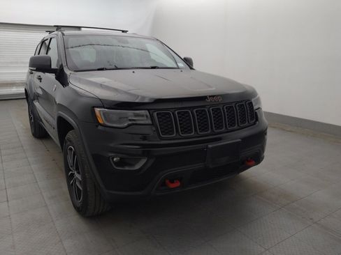 Used 2018 Jeep Grand Cherokee Trailhawk w/ Trailhawk Luxury Group AWD/4WD image 13