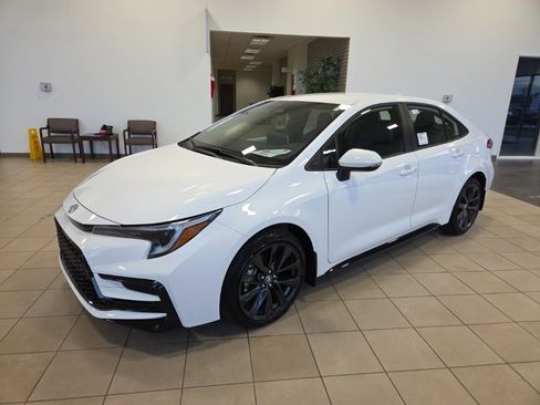 New 2026 Toyota Corolla SE image 3