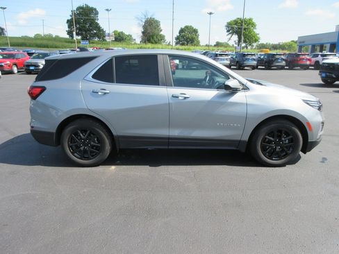 Used 2024 Chevrolet Equinox LT w/ LPO, Floor Liner Package FWD image 6