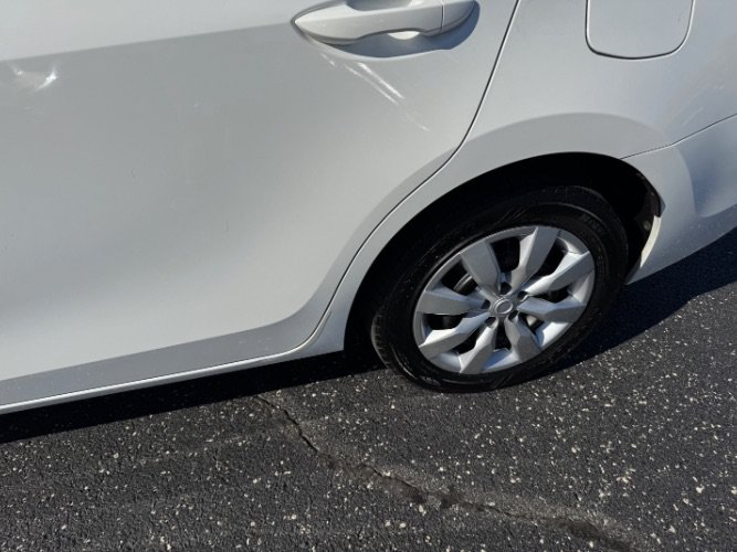 Used 2015 Toyota Corolla LE FWD image 9