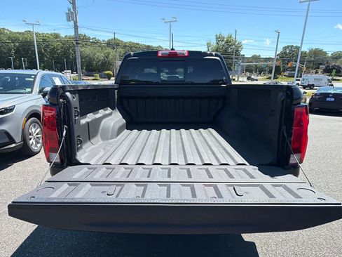 Used 2023 Chevrolet Colorado W/T w/ WT Convenience Package II AWD/4WD image 22